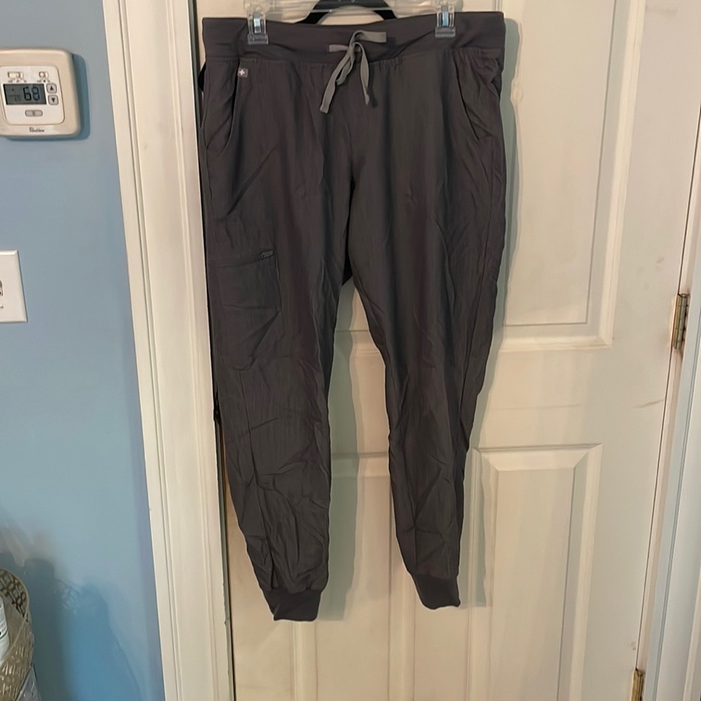 Women’s Figs Scrub Pants